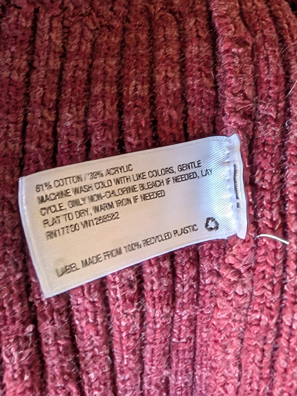 Classic Ribbed Crewneck Sweater in Burgundy